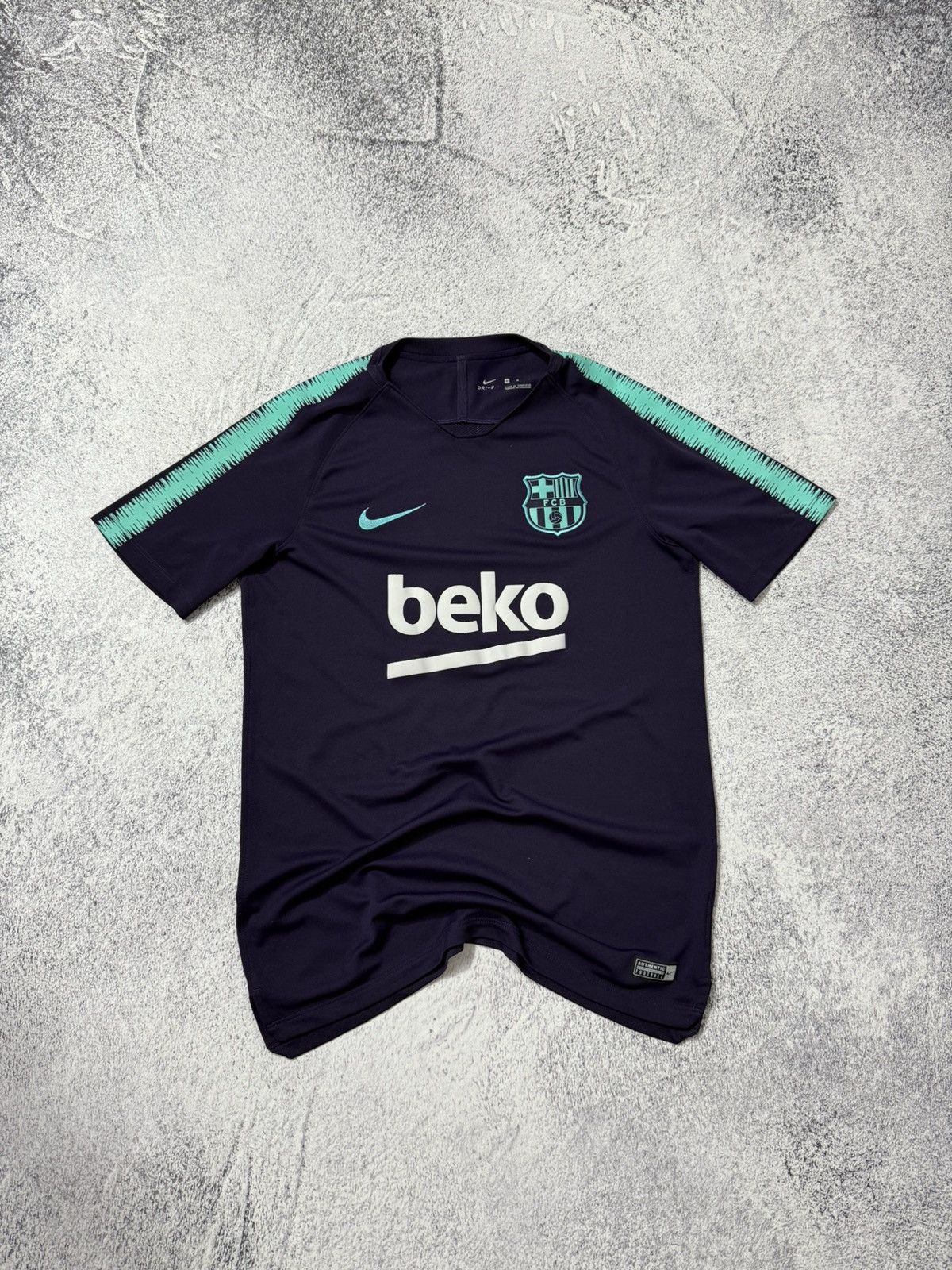 Nike Nike FC Barcelona 2018/2019 Training Soccer Jersey Blokecore Size US M / EU 48-50 / 2 - 3 Thumbnail