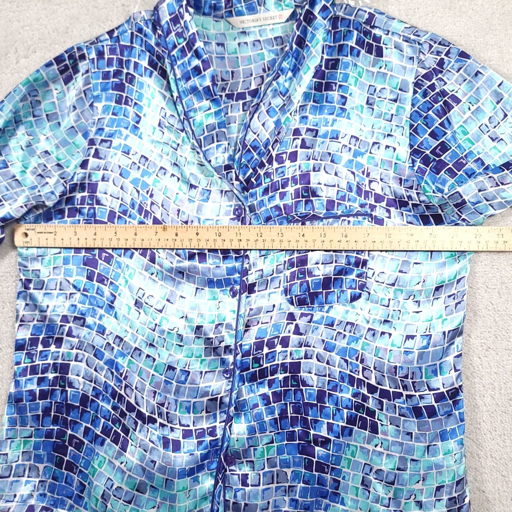 Victoria's Secret Victoria's Secret Satin Sleep Shirt Women’s L Blue Button Front Pajama Top Shirt Womens L Blue Satin Sleep Shirt Size L / US 10 / IT 46 - 3 Thumbnail