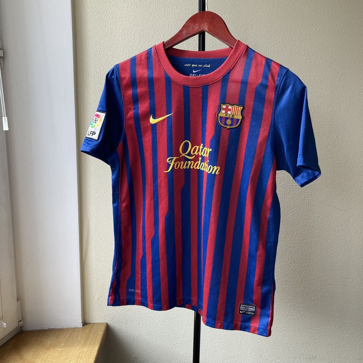 Nike Barcelona 2016 Nike Jersey Blokcore Style Soccer Spain Y2k Size US S / EU 44-46 / 1 - 1 Thumbnail