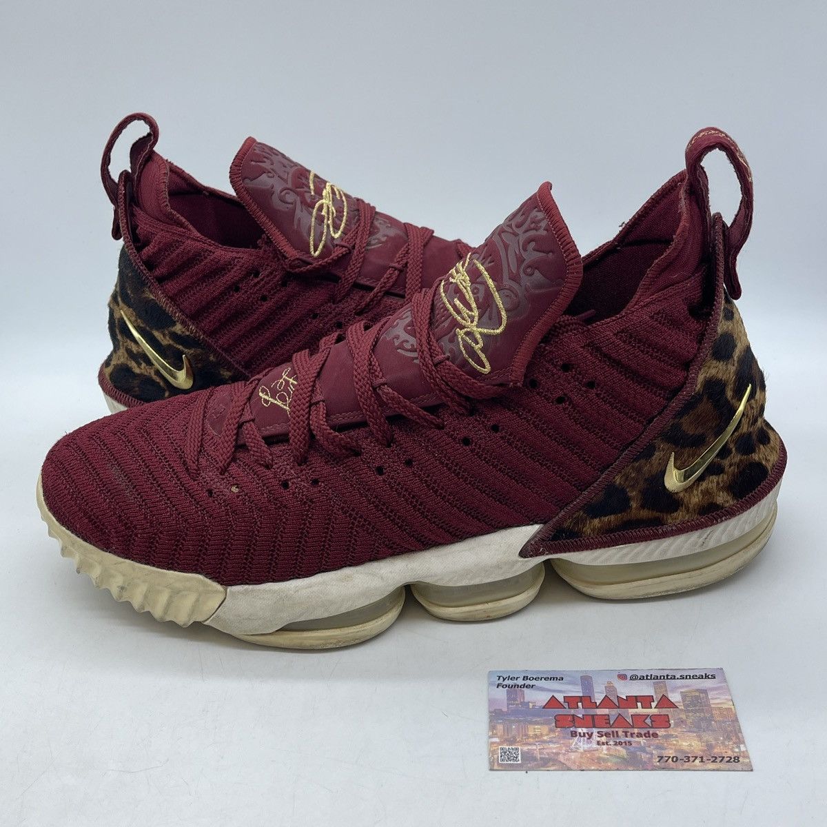 Jordan Brand Lebron 16 king Size US 12 / EU 45 - 1 Thumbnail