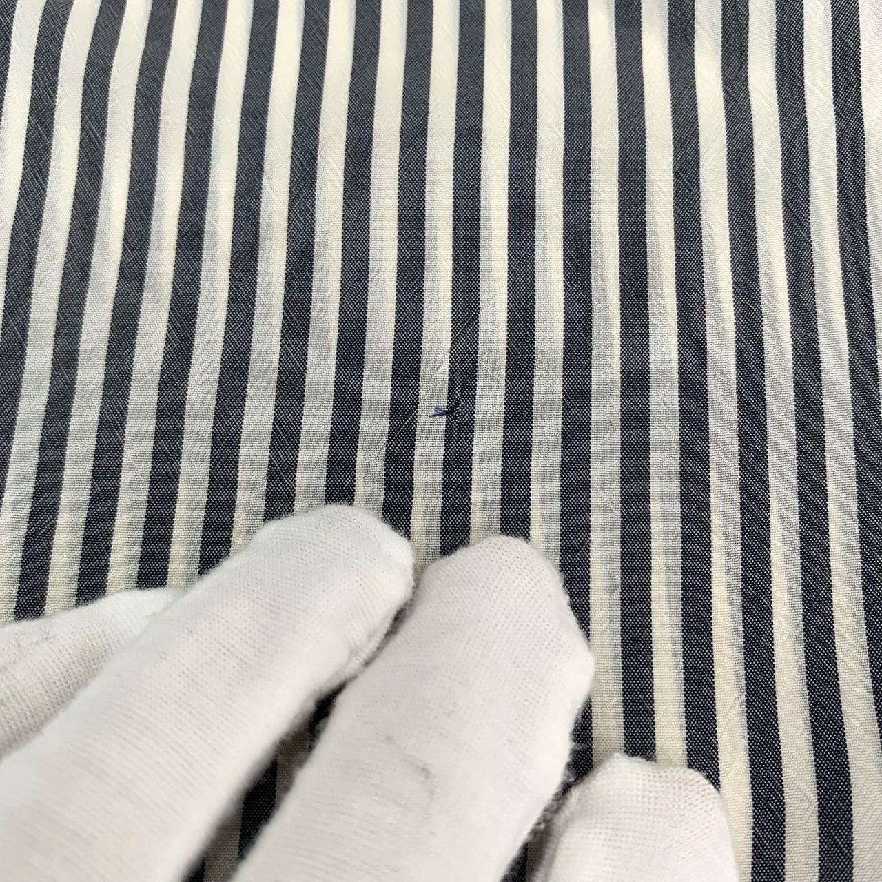 Thom Browne Thom Browne Gray and White Striped Bow-Detail Skirt (Size 38 Size 38" / US 16 / IT 52 - 9 Thumbnail