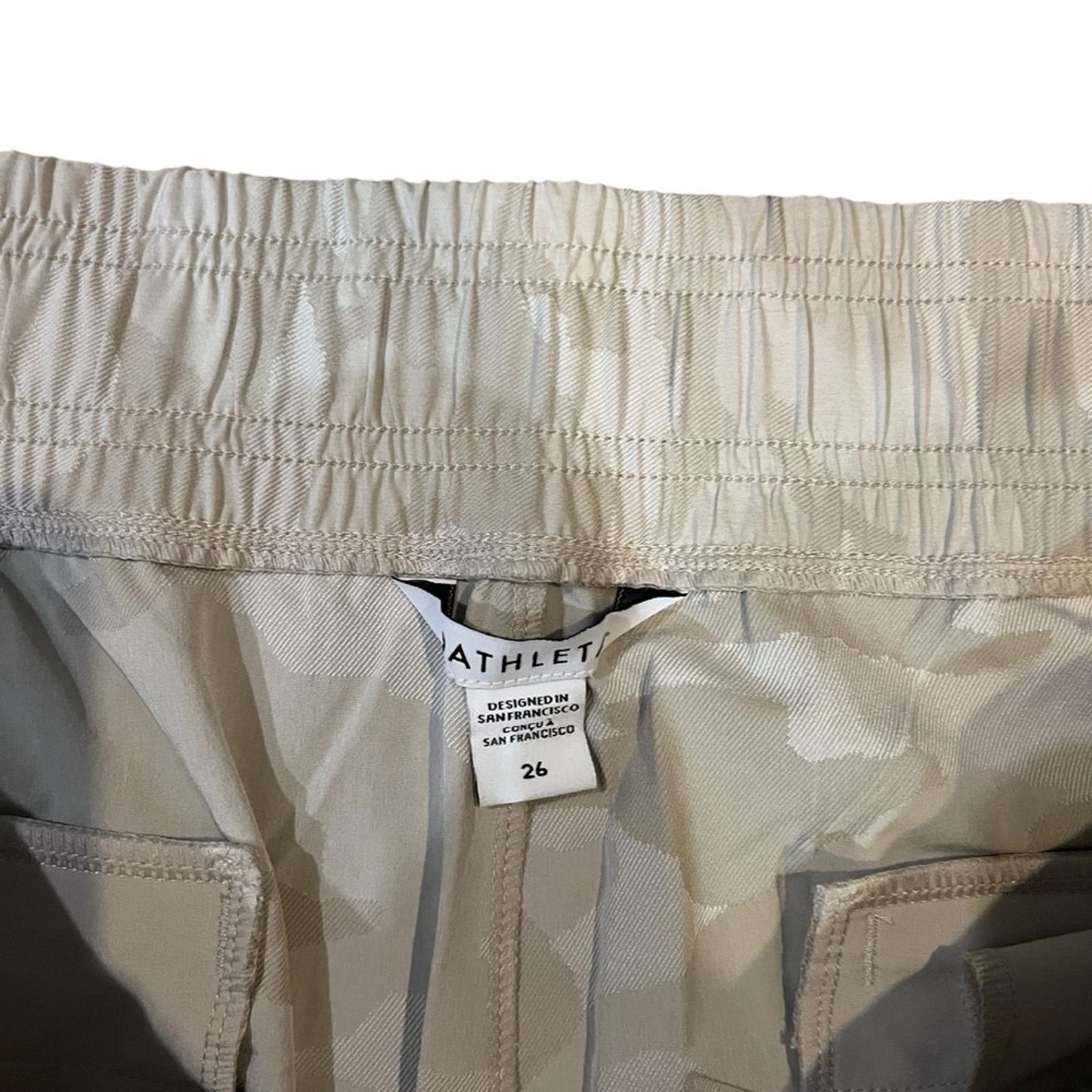 Athleta NWT Athleta Brooklyn Camo Jogger Pants Womens Size 26 Beige Size 42" / US 20 - 7 Thumbnail