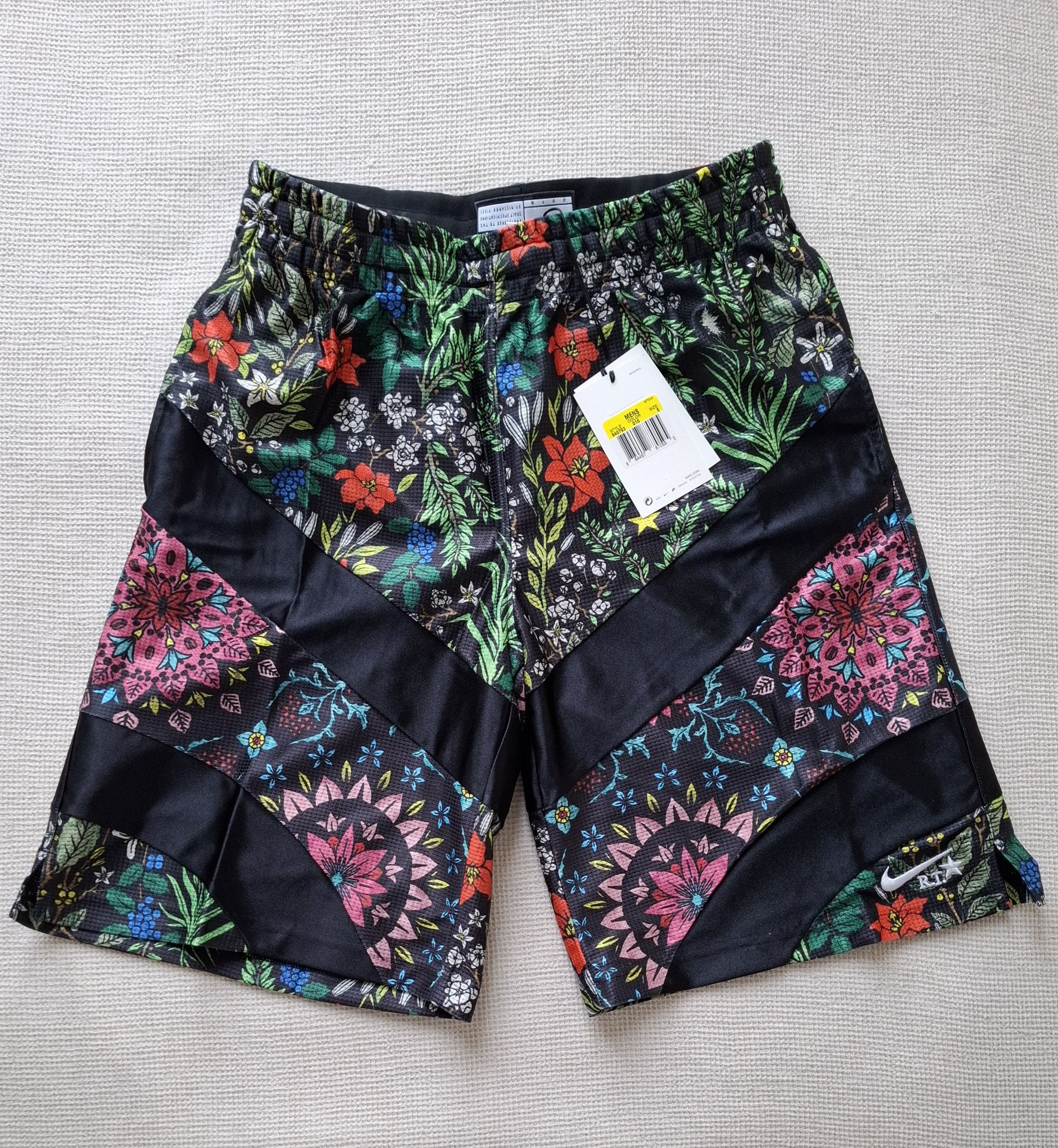 Nike × Riccardo Tisci Nikelab x Riccardo Tisci Kaleidoscope Print Shorts S Size US 30 / EU 46 - 1 Thumbnail