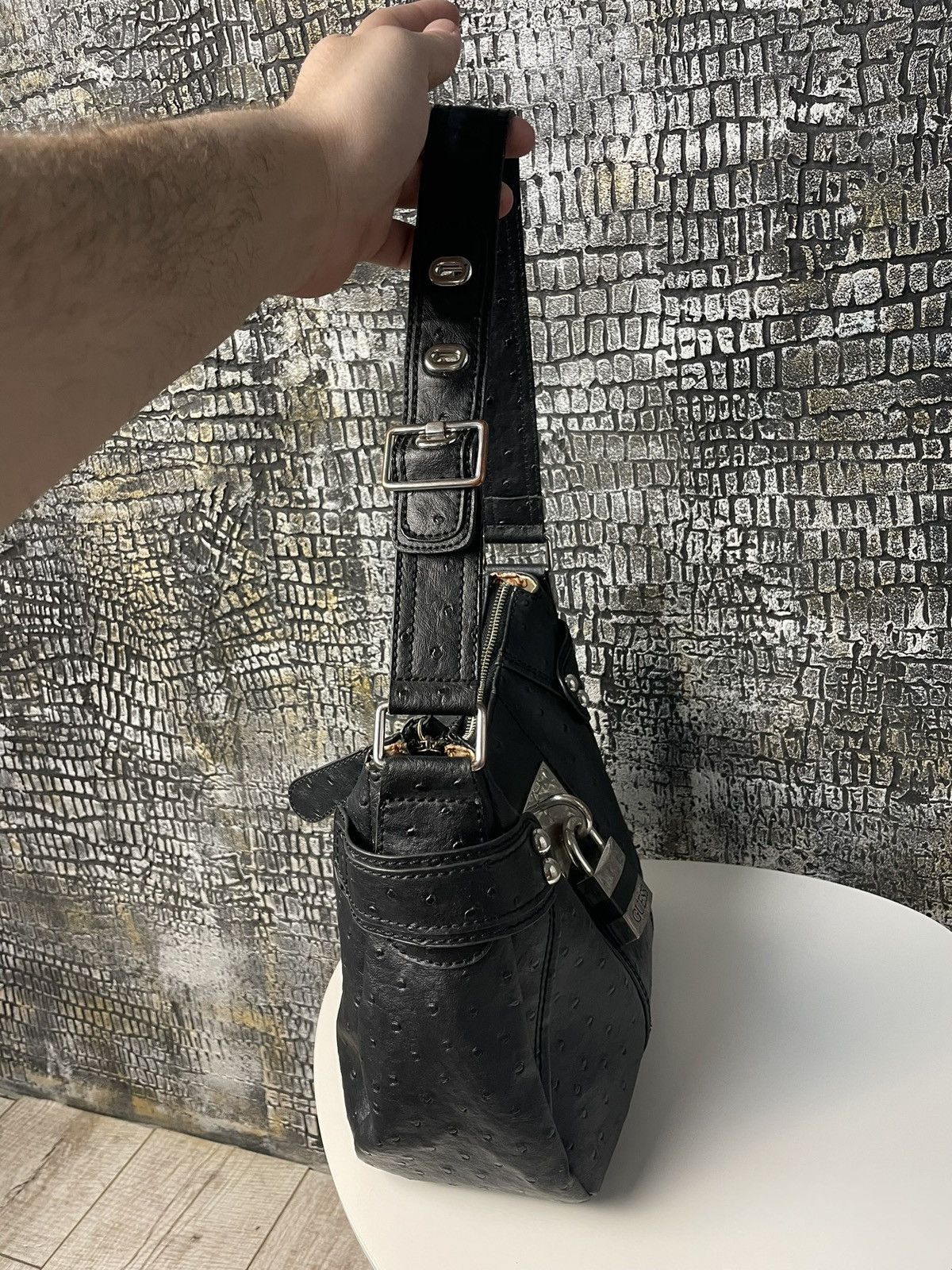 Guess Vintage Guess Bag Y2K Metal Logo Size ONE SIZE - 16 Thumbnail