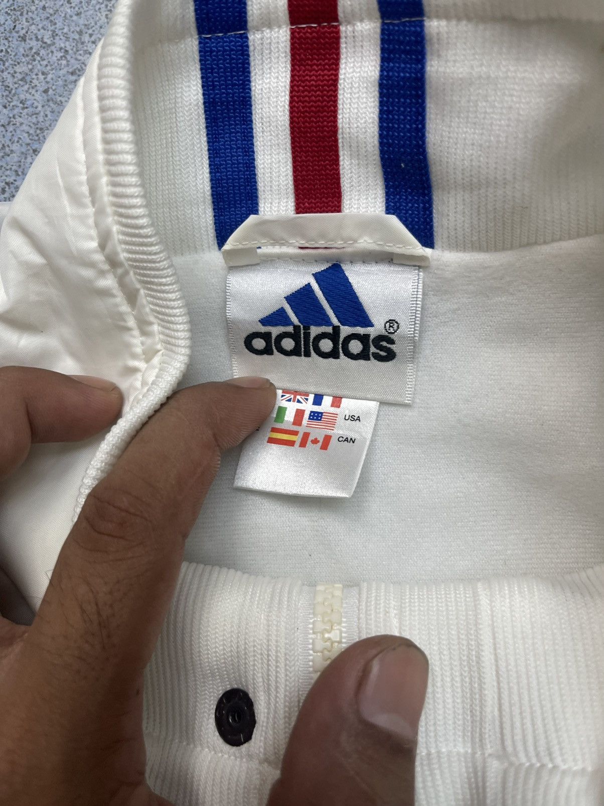 Adidas Vintage Adidas Bomber Jacket Streetwear Size US L / EU 52-54 / 3 - 8 Thumbnail