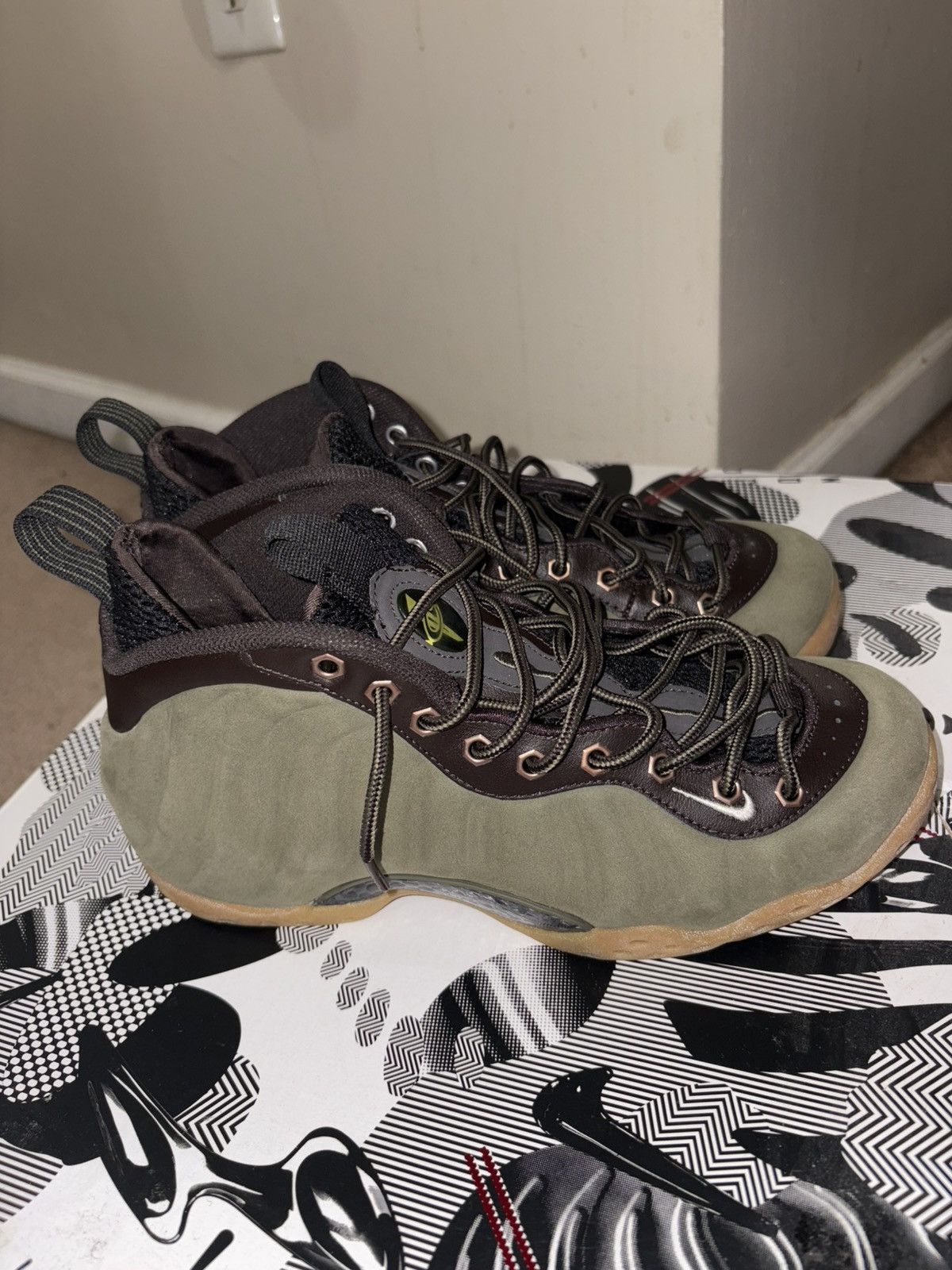 Nike Air Foamposite One PRM ‘Olive’ Size US 8 / EU 41 - 3 Thumbnail