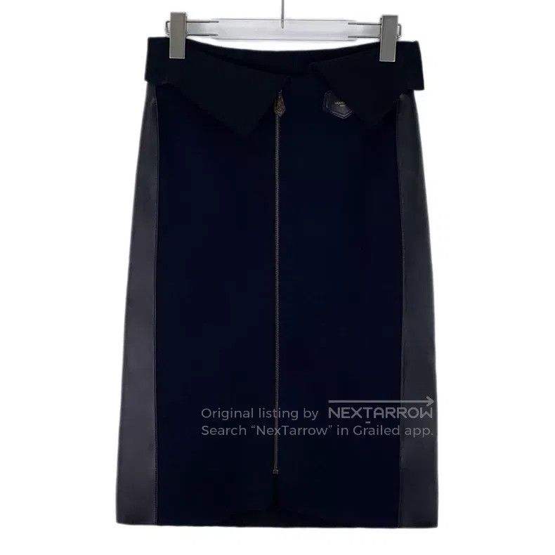 Louis Vuitton Louis Vuitton size s 23 navy blue logo wool zippered skirt Size 24" / US 00 / IT 34 - 1 Thumbnail