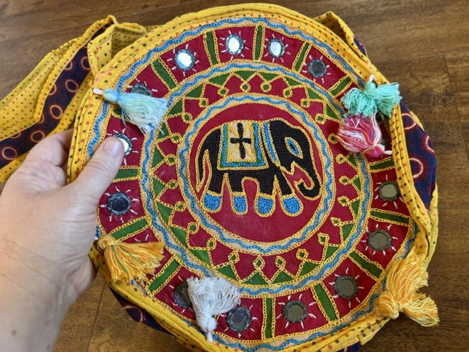 The Unbranded Brand Handmade Embroidered Elephant Round Shoulder Bag Size ONE SIZE - 2 Thumbnail