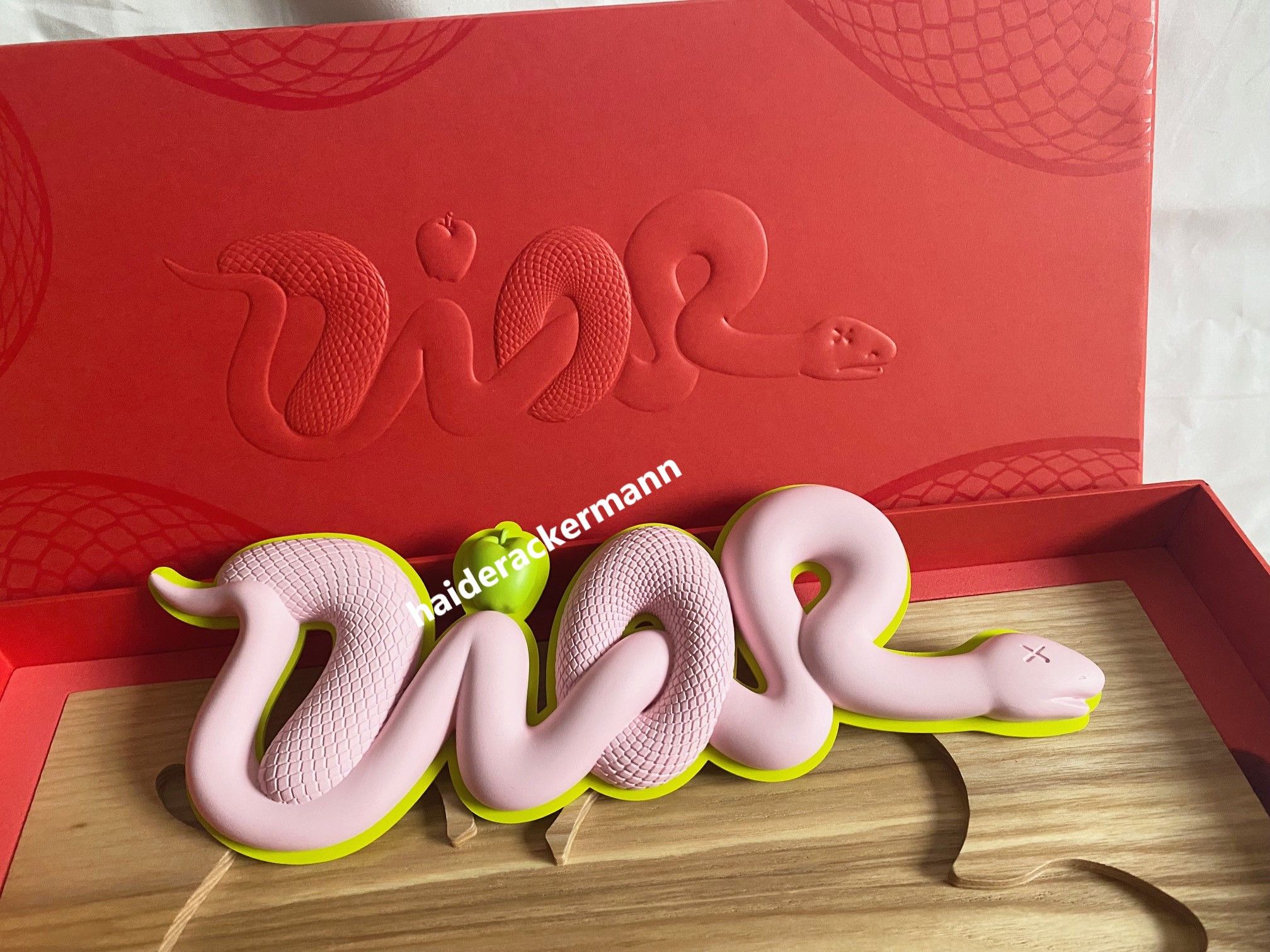 Dior × Kaws Dior X Kaws 2025 Chinese New Year snake wooden plate Size ONE SIZE - 4 Thumbnail