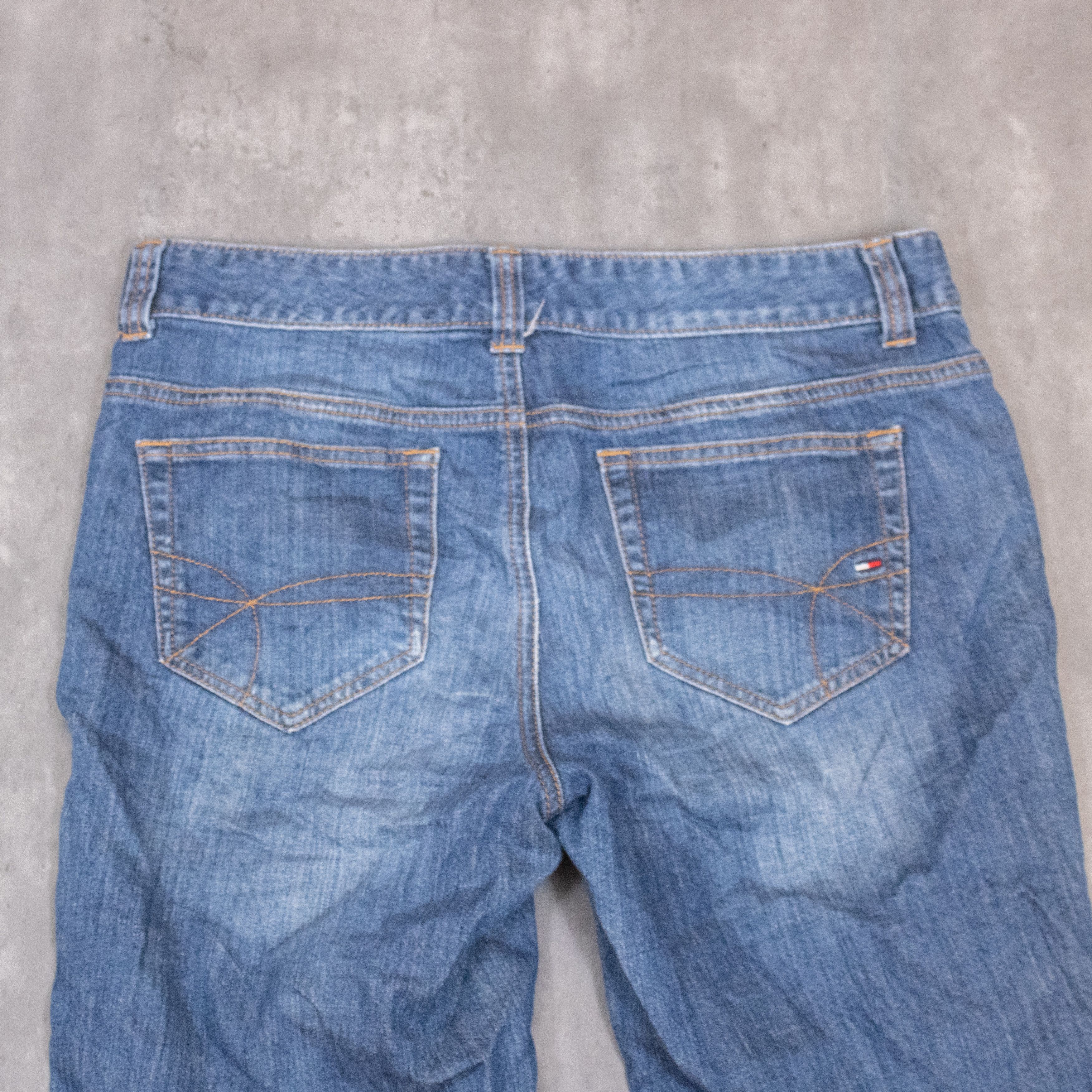 Tommy Hilfiger × Vintage Y2K Tommy Hilfigure Midwash Jort Jean Shorts Size US 34 / EU 50 - 17 Thumbnail