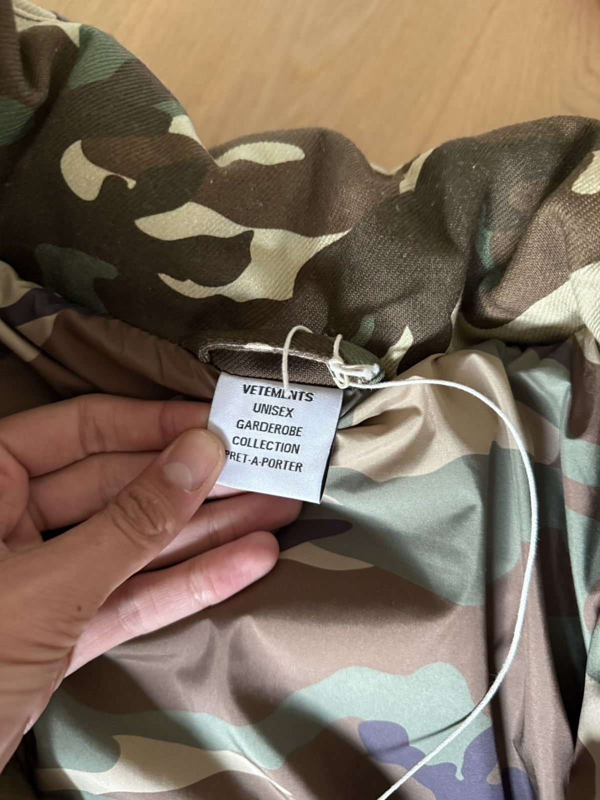 Vetements Vetements Camo Print Long Puffer Jacket (fits L-XL) Size US S / EU 44-46 / 1 - 6 Thumbnail