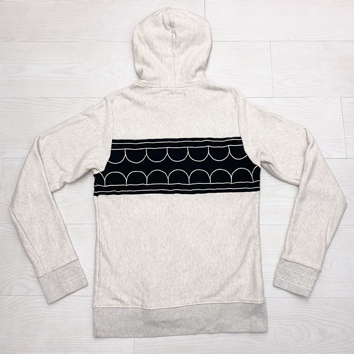 Kaws KAWS Original Fake Teeth Hoodie Jacket Size US L / EU 52-54 / 3 - 3 Thumbnail