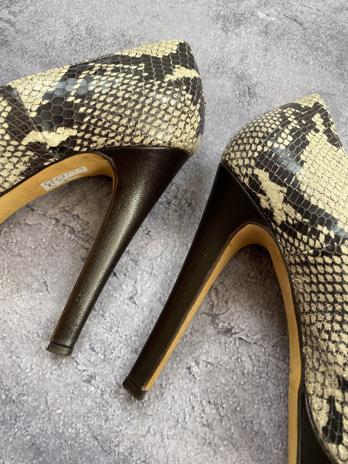 Just Cavalli Vintage Just Cavalli Heels Snake Print Shoes Made in Italy Size US 8 / IT 38 - 13 Thumbnail