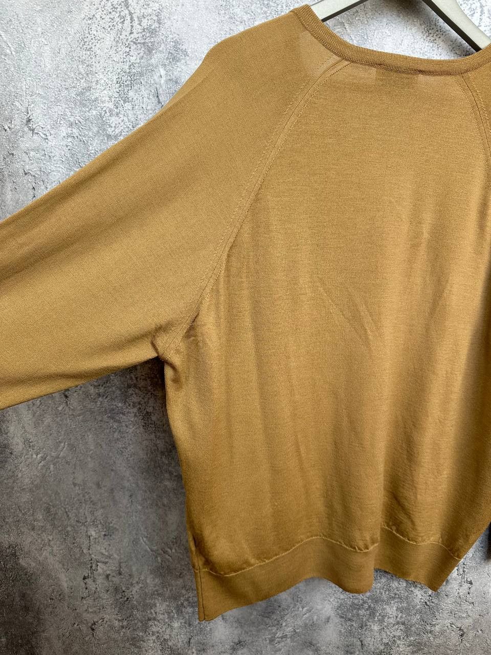 John Smedley John Smedley Camel Brown V-Neck Wool Sweater Made in England Size M / US 6-8 / IT 42-44 - 9 Thumbnail