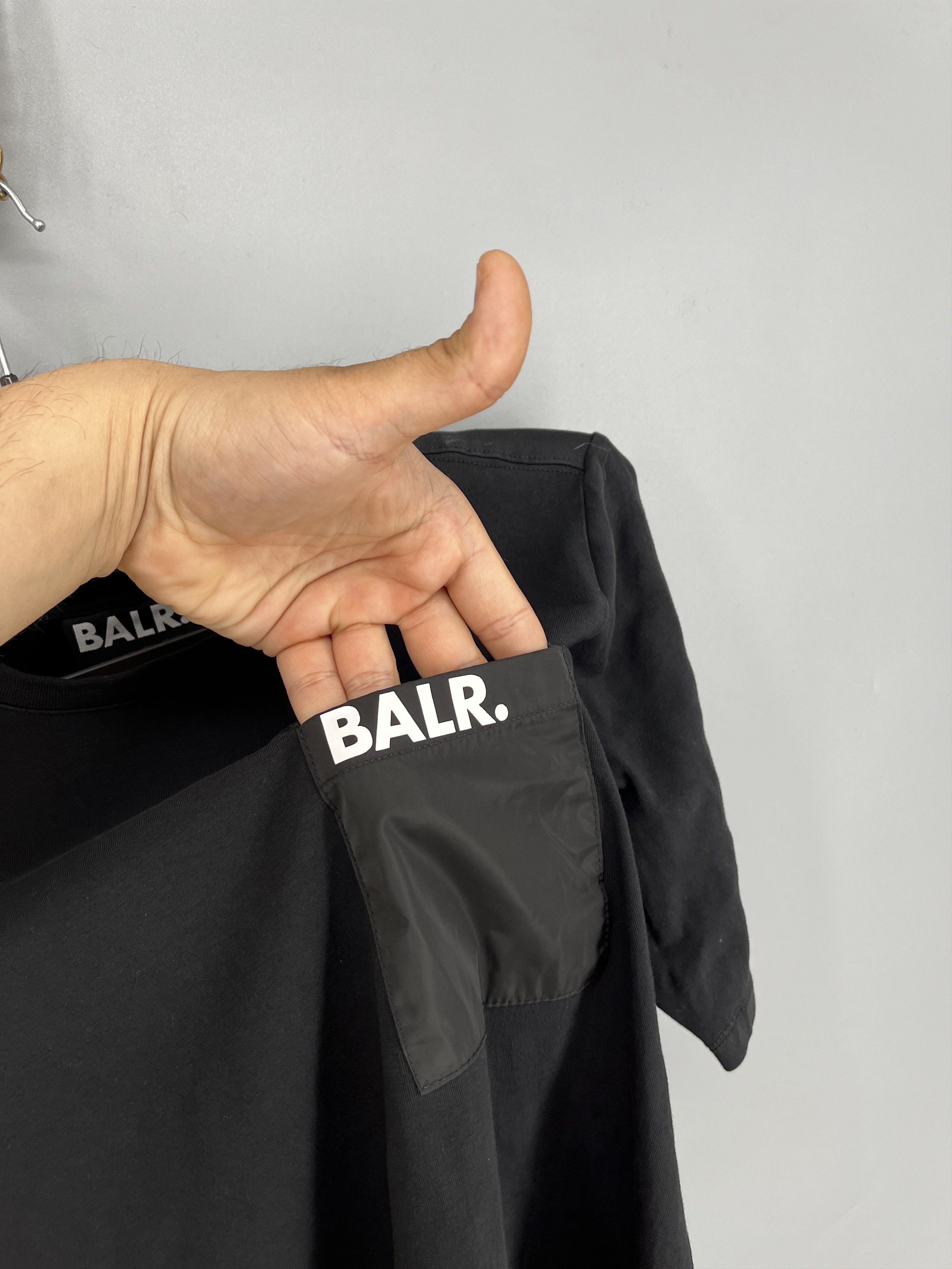 Japanese Brand Vintage BALR Fit Tee Big Logo Streetwear Style Size US S / EU 44-46 / 1 - 7 Thumbnail