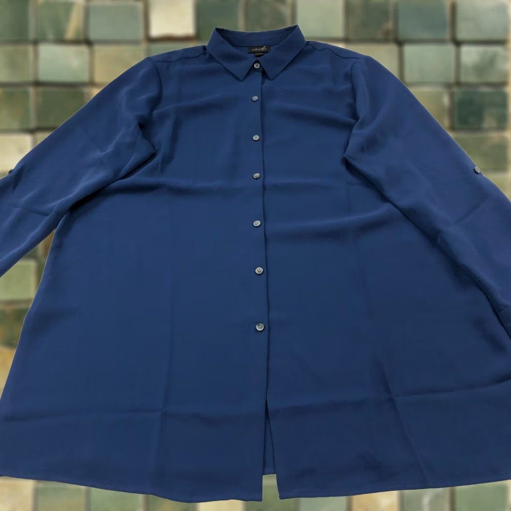 J. Jill J.Jill Wearever Collection Easy Care Large Tunic Button LS Shirt Blue MINT Women Size L / US 10 / IT 46 - 1 Thumbnail