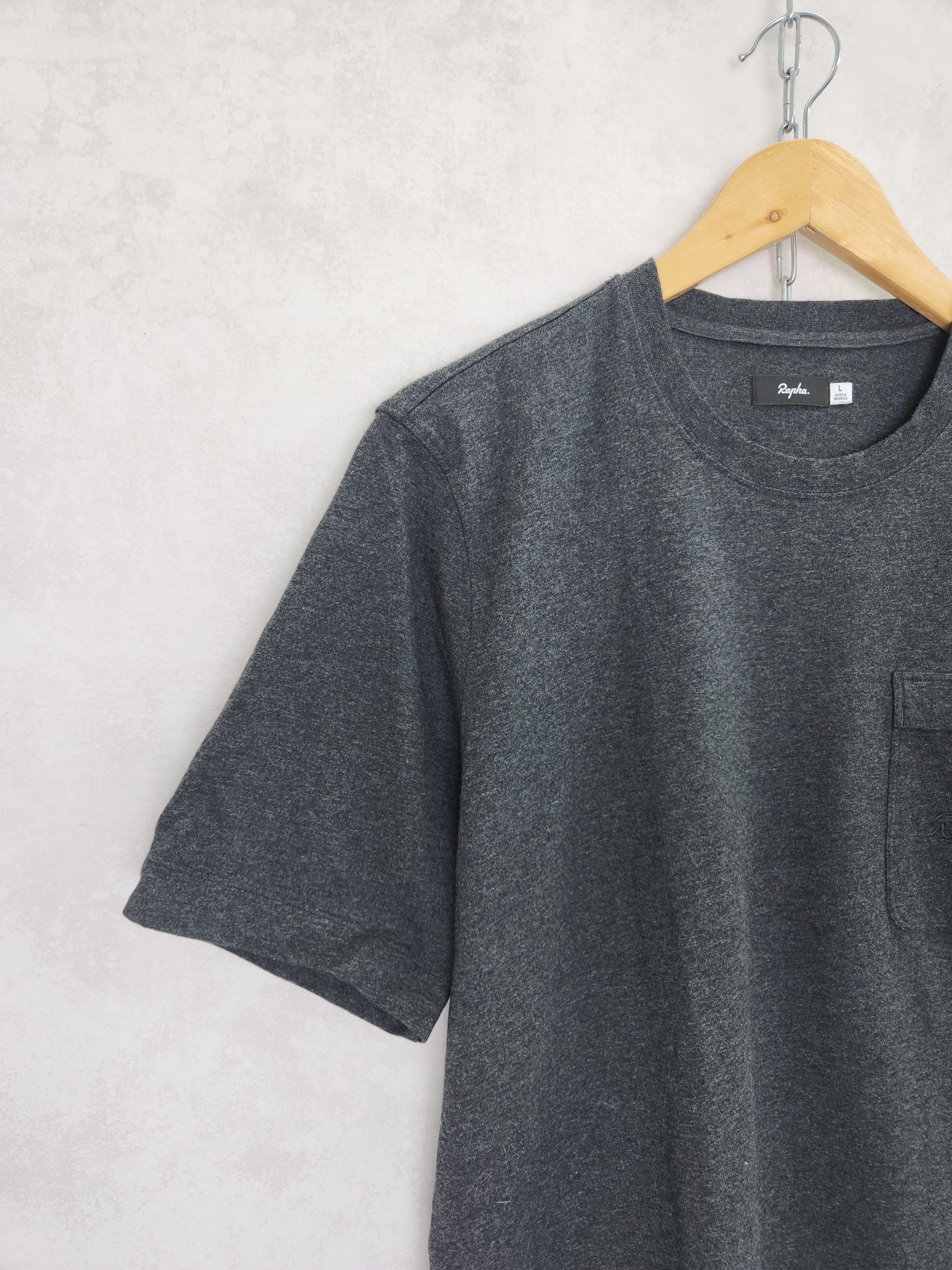 Rapha Rapha basic logo pocket t shirt gray size L Size US L / EU 52-54 / 3 - 5 Thumbnail