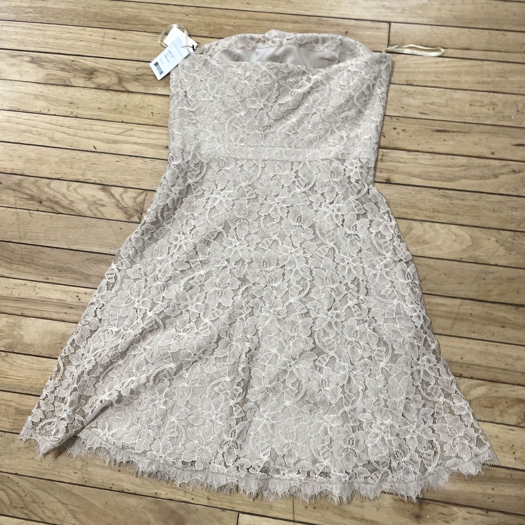 Diane von Furstenberg Diane von Furstenberg Amira Dress Women 6 Tan Floral Lace Knee Length Boho Fit & Flare New Size M / US 6-8 / IT 42-44 - 3 Thumbnail