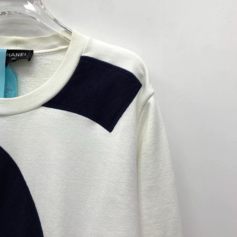Chanel Chanel White logo printed cotton round-neck long-sleeved s Size M / US 6-8 / IT 42-44 - 3 Thumbnail
