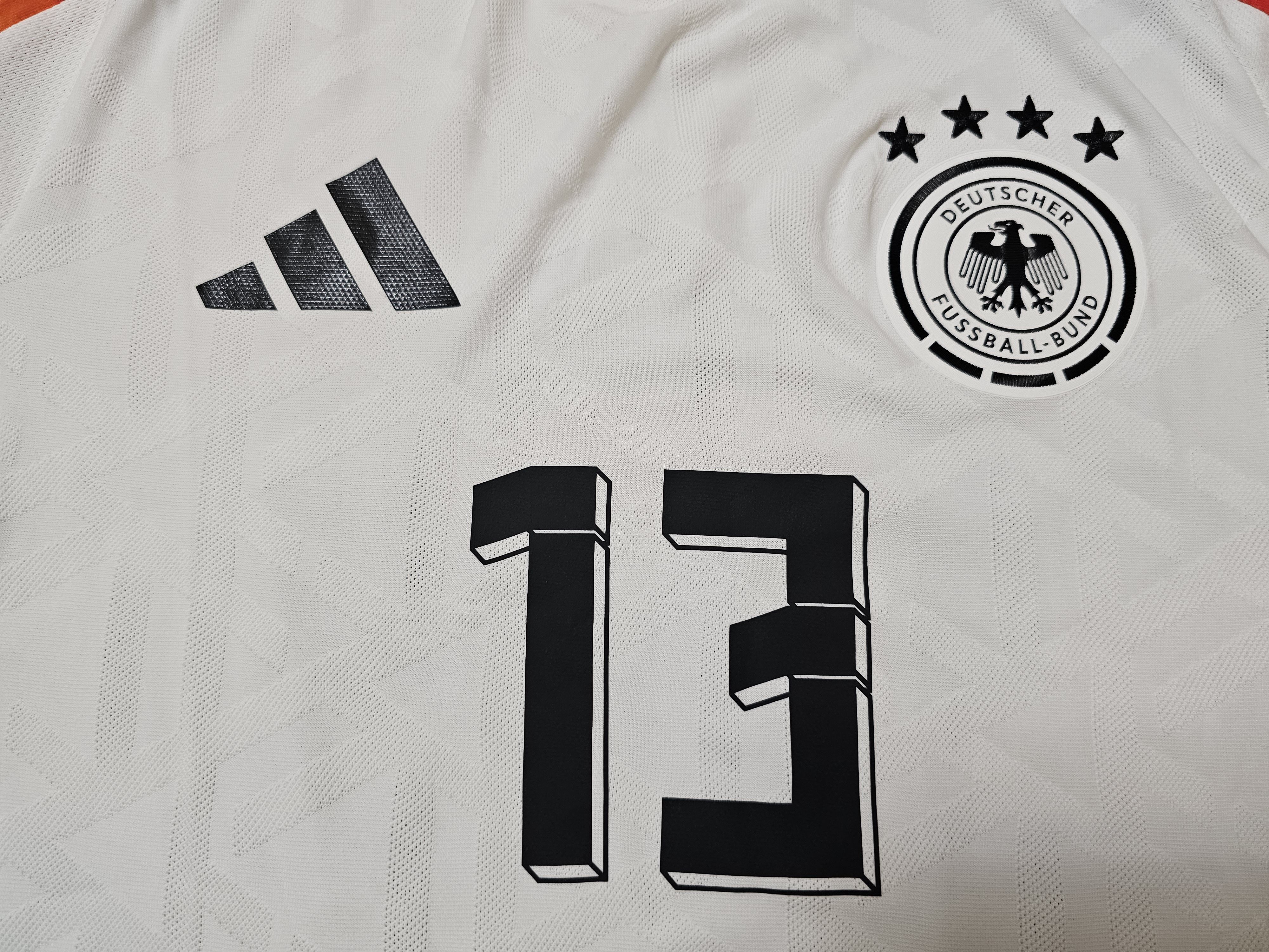 Adidas GERMANY 2024 HOME MULLER PLAYER VERSION FOOTBALL SOCCER Size US M / EU 48-50 / 2 - 3 Thumbnail