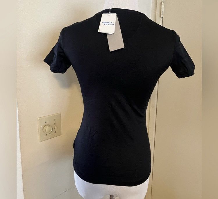 Uniqlo Uniqlo Activewear T-shirt Size M Womens Black Size M / US 6-8 / IT 42-44 - 4 Thumbnail