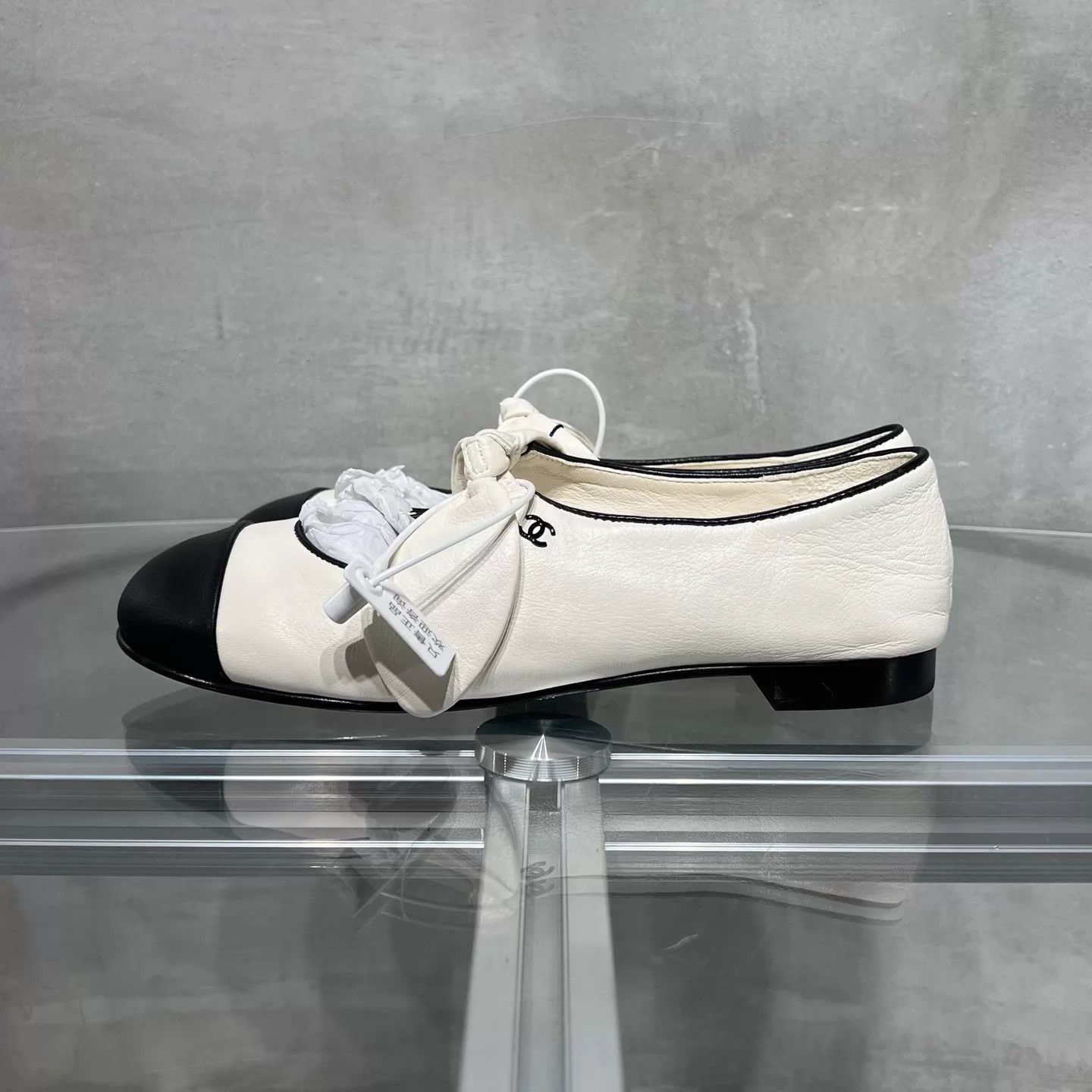 Chanel Chanel 25C Rabbit Ear Mary Jane Shoes Size 38 Size US 7.5 / IT 37.5 - 3 Thumbnail