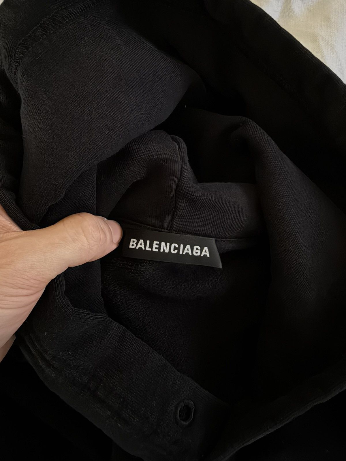 Balenciaga Balenciaga classic middle back logo hoodie Size US S / EU 44-46 / 1 - 9 Thumbnail