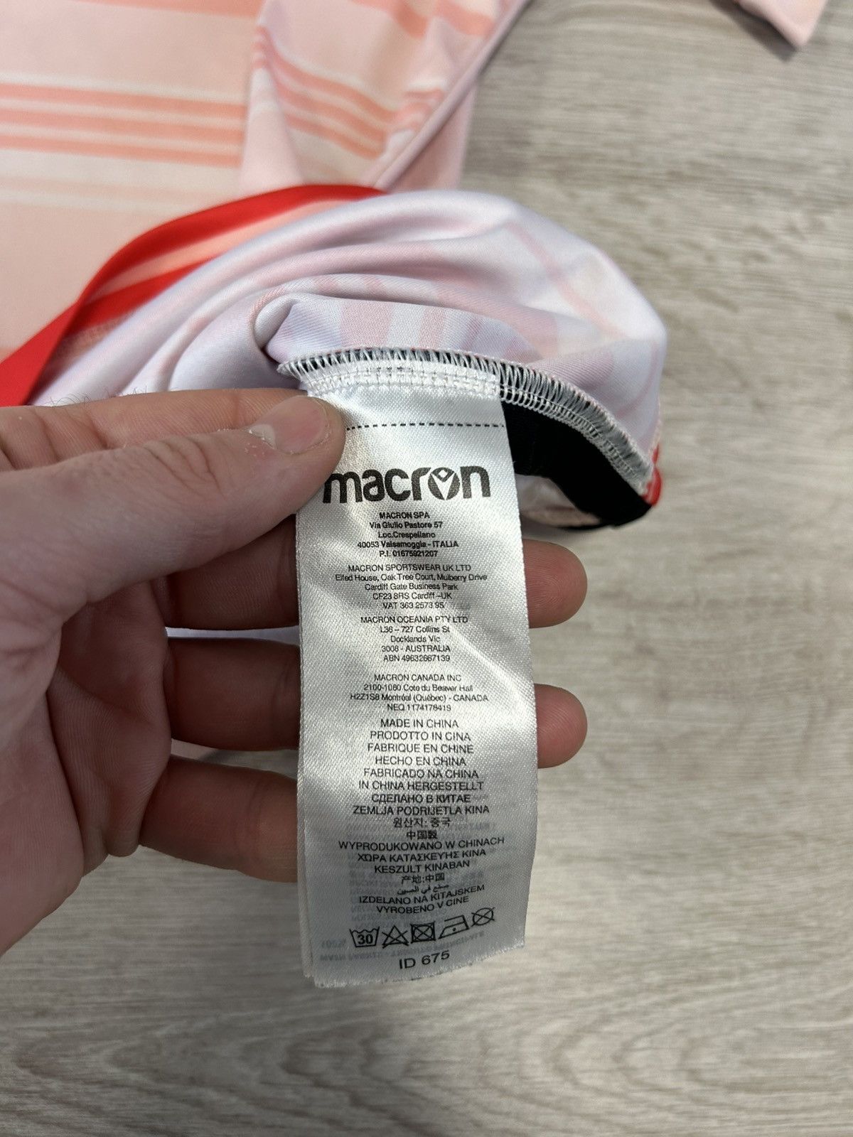 Macron BNWT Reading 2022/2023 England Rare Away Soccer Jersey Size US S / EU 44-46 / 1 - 7 Thumbnail
