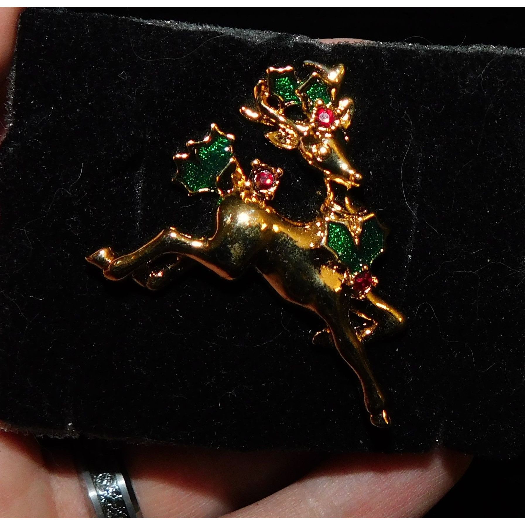Other Vintage Avon Holiday Reindeer Holly Brooch Size ONE SIZE - 3 Thumbnail
