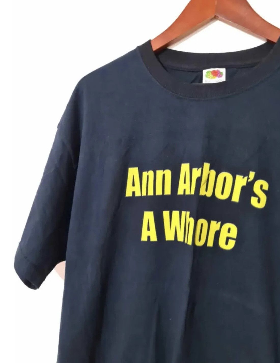Vintage FOLT Vintage black HUMOR WHORE PRINT XL navy tshirt 2000s Size US XL / EU 56 / 4 - 2 Thumbnail