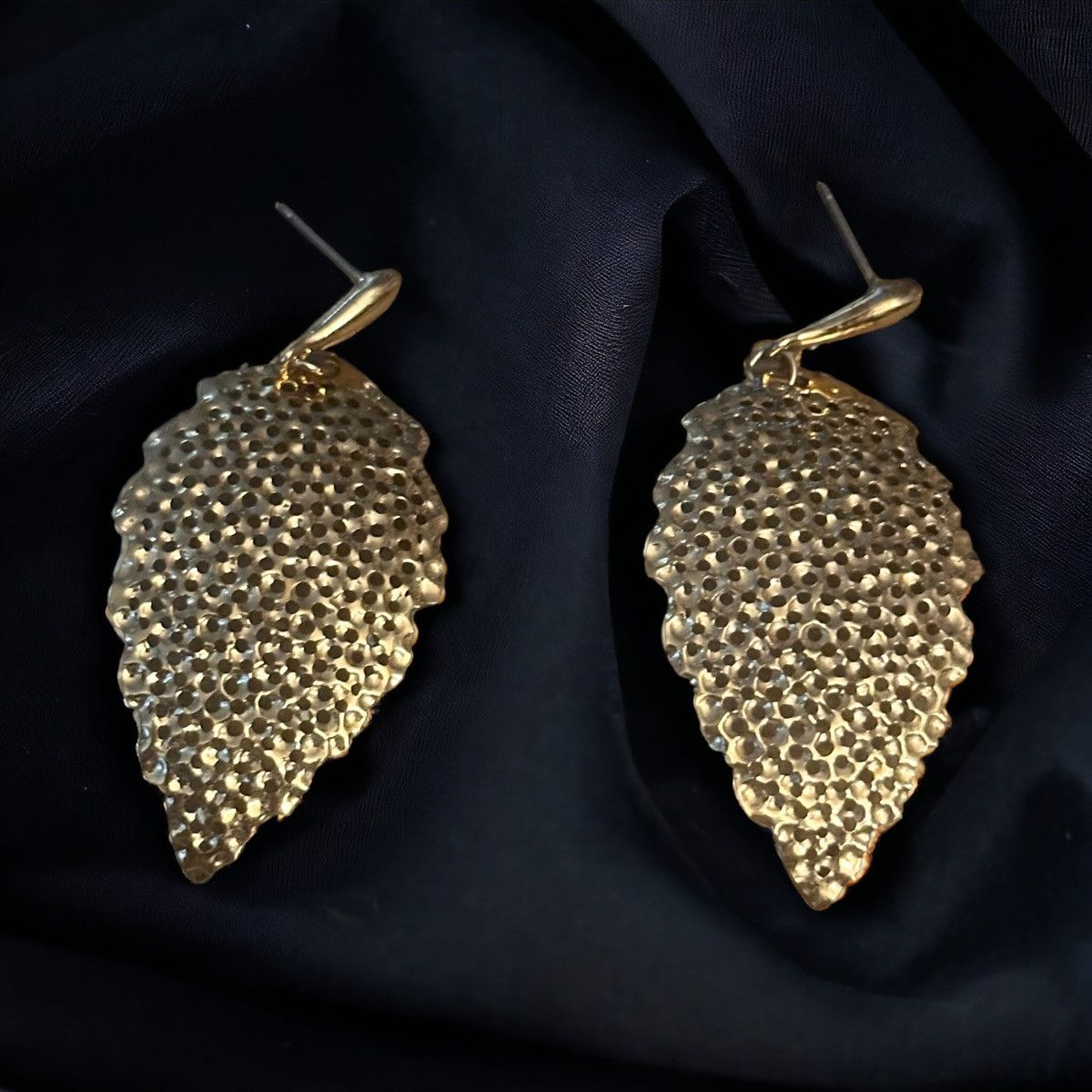 Other Gold filigree curved leaf dangle earrings Size ONE SIZE - 2 Thumbnail