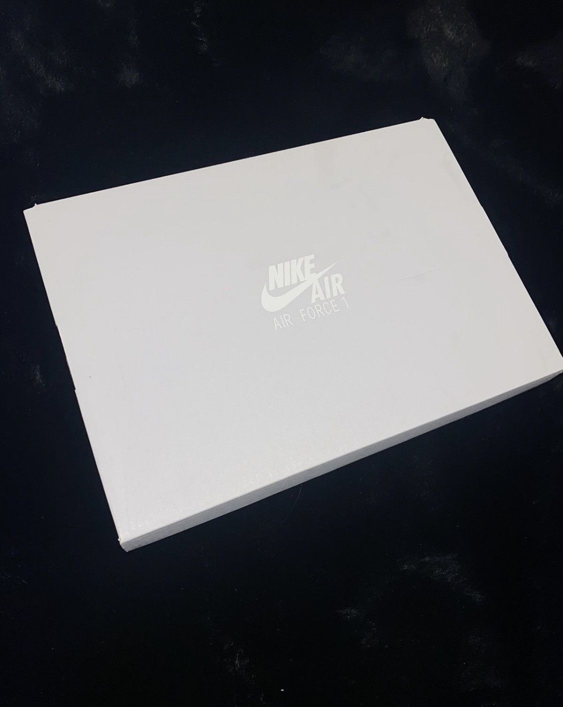 Nike AIR FORCE 1(GS) RED/WHITE Size US 6.5 / EU 39-40 - 12 Thumbnail