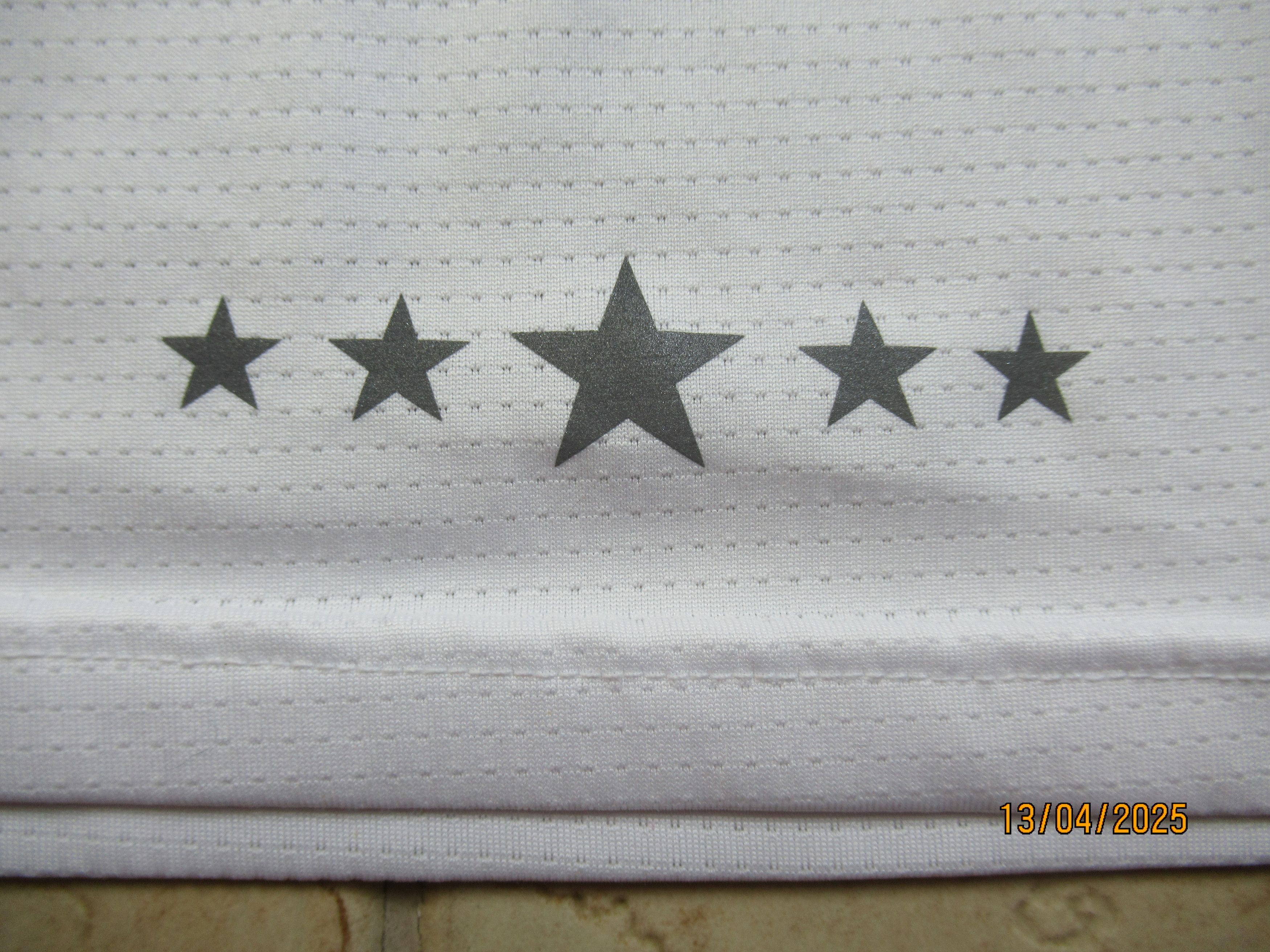 Champion Champion white jersey Size US M / EU 48-50 / 2 - 5 Thumbnail