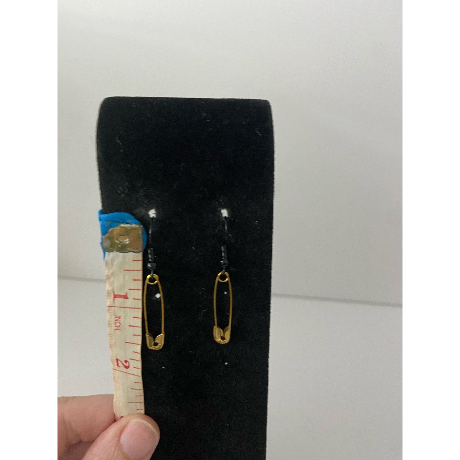 Handmade Upcycled safety pin earrings gold tone Size ONE SIZE - 3 Thumbnail
