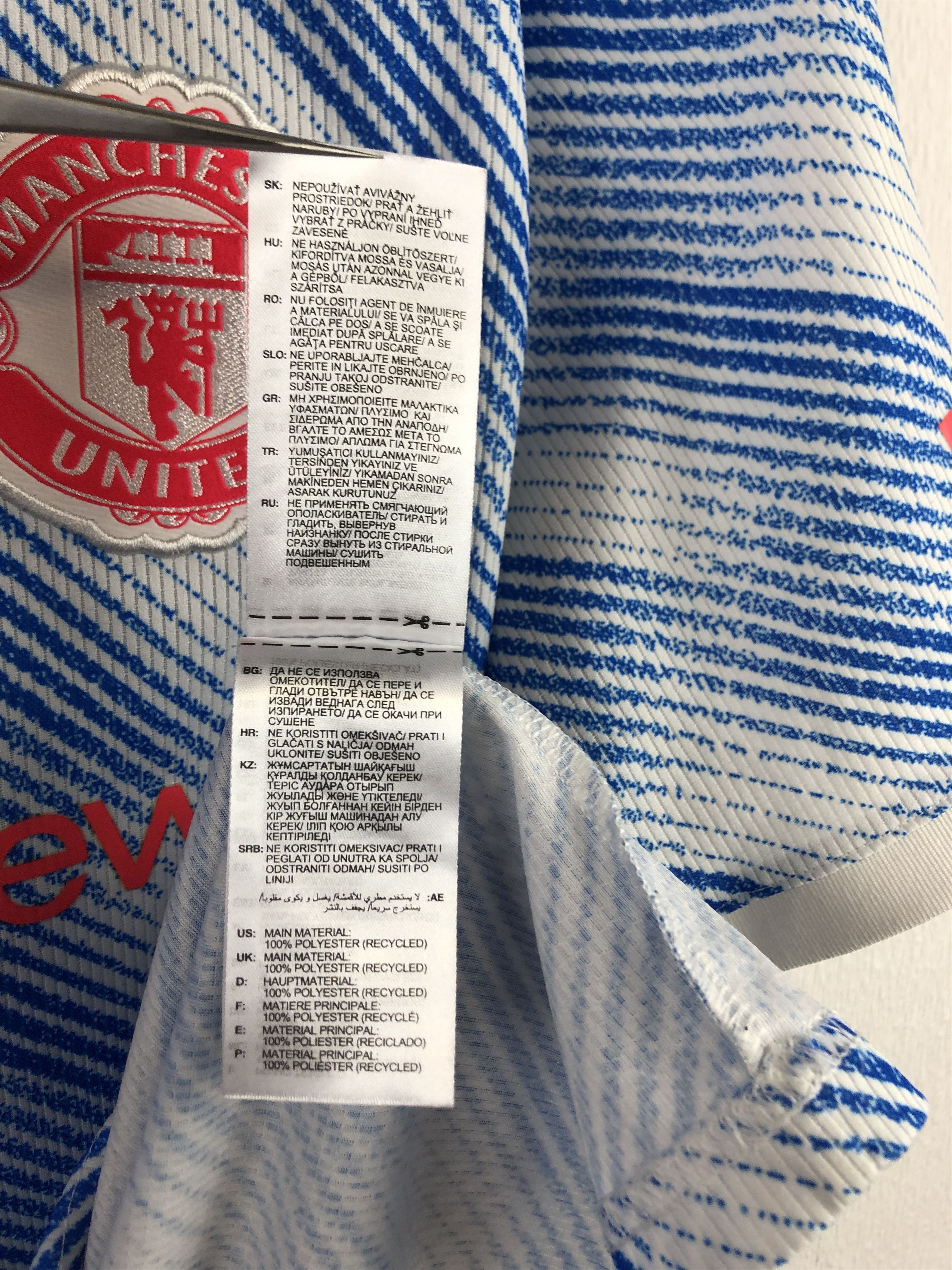 Adidas Manchester United football shirt 2021 Soccer Jersey Trikot Size US M / EU 48-50 / 2 - 13 Thumbnail