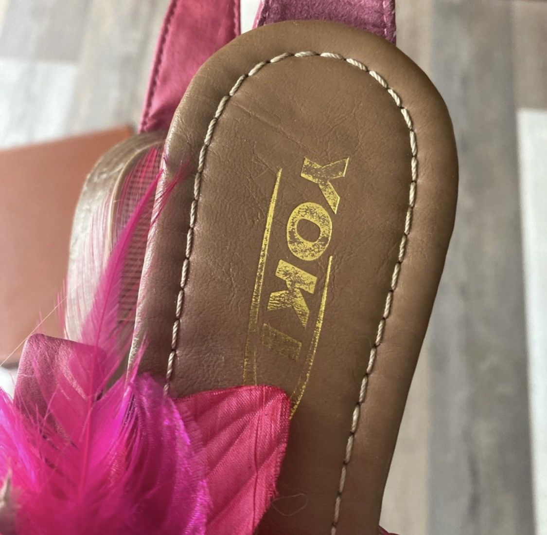 Other VINTAGE YOKI HOT PINK SANDALS FLATS Size US 7 / IT 37 - 9 Thumbnail