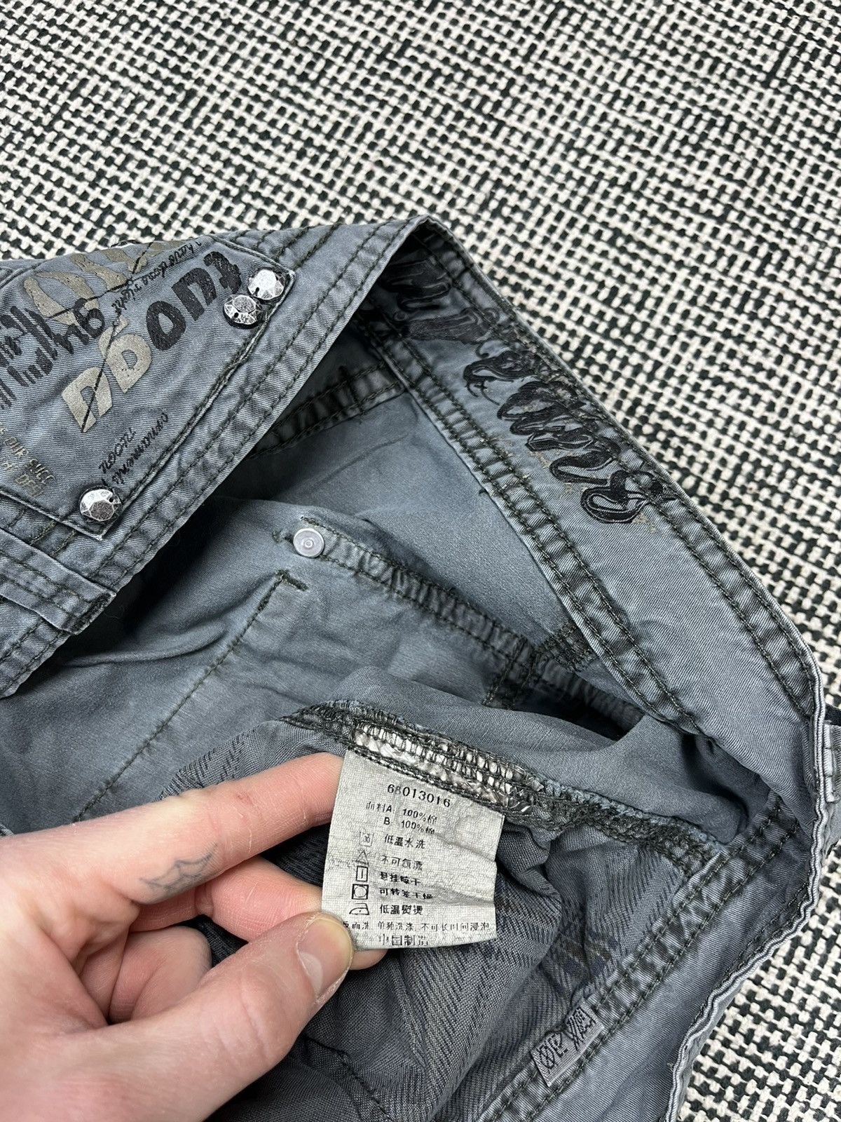 If Six Was Nine TuoGu multipocket cargo tactical pants bondage studded y2k Size US 32 / EU 48 - 7 Thumbnail