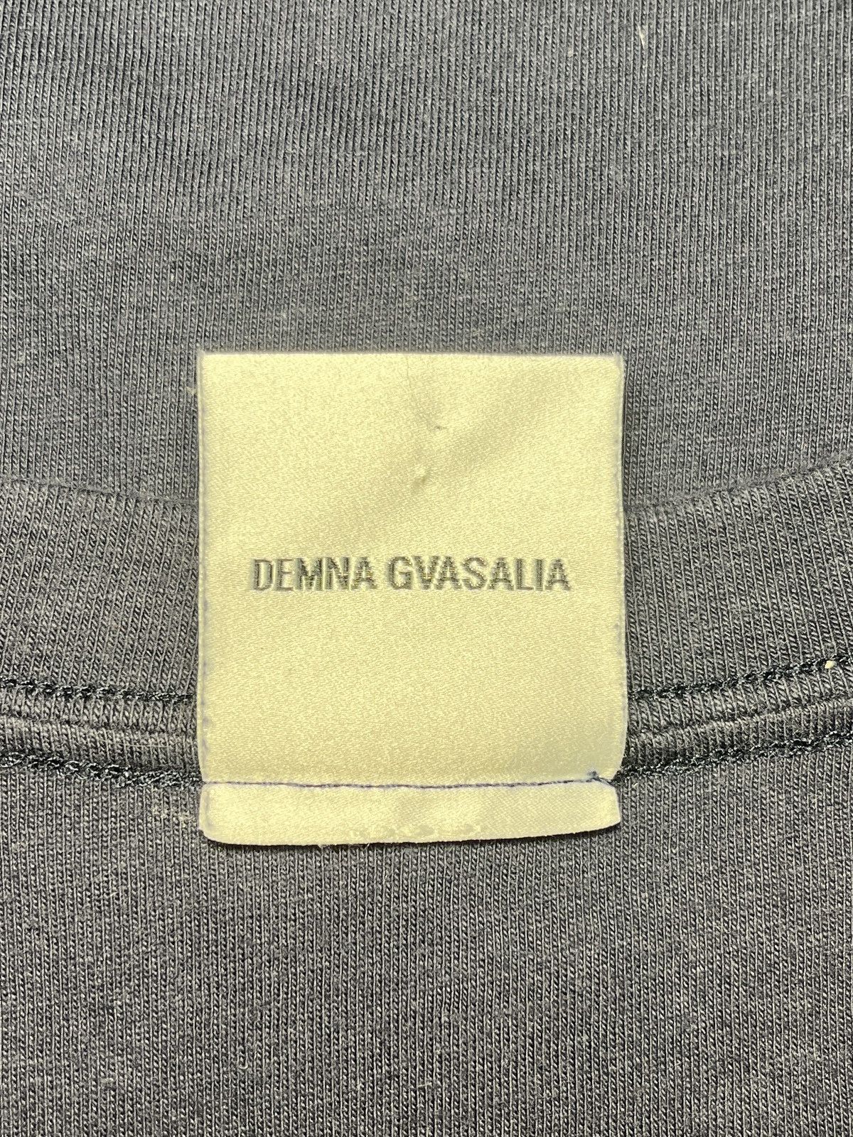 Vetements Vetements "Hug me" inside-out t-shirt Size US M / EU 48-50 / 2 - 5 Thumbnail