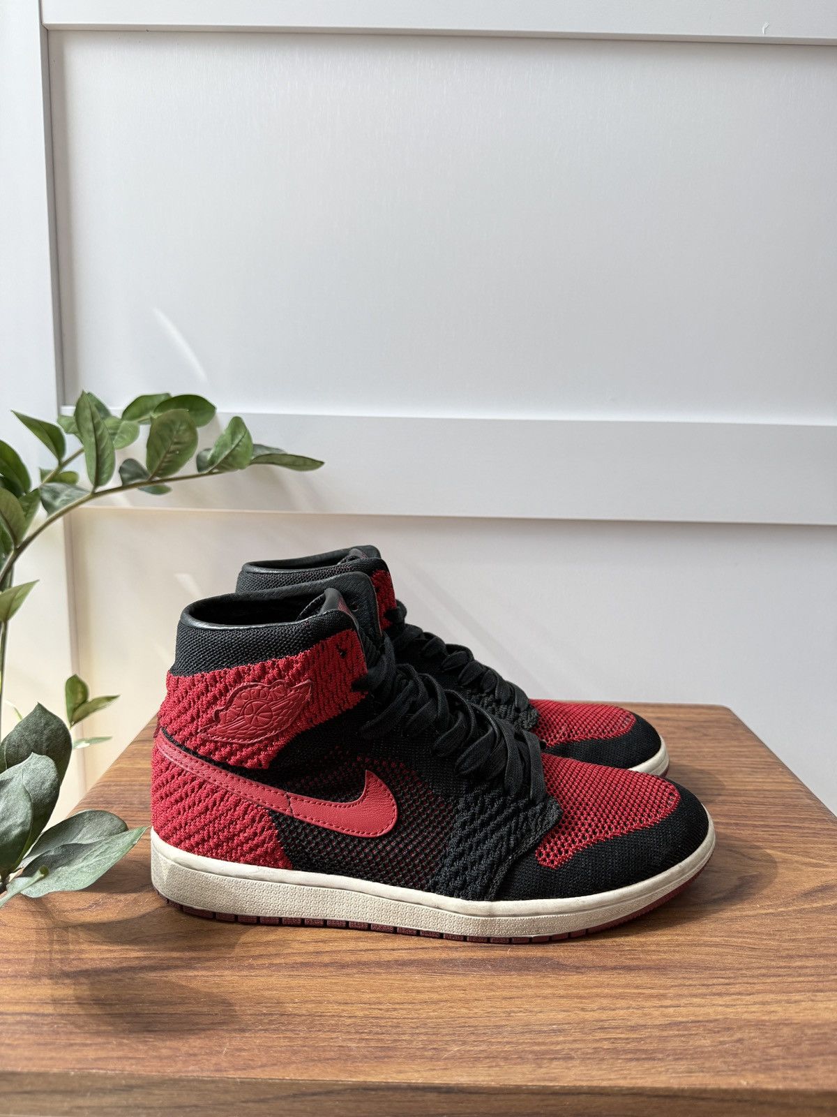 Jordan Brand Jordan 1 High Bred Flyknit Size US 9.5 / EU 42-43 - 2 Thumbnail