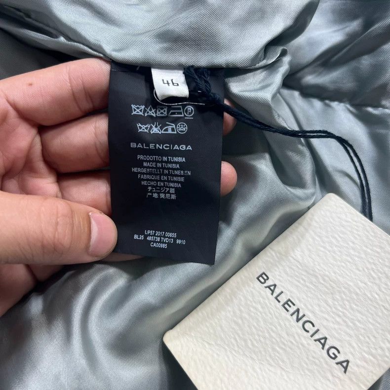 Balenciaga balenciaga gray puffer jacket c-shape design-2507 Size US L / EU 52-54 / 3 - 3 Thumbnail