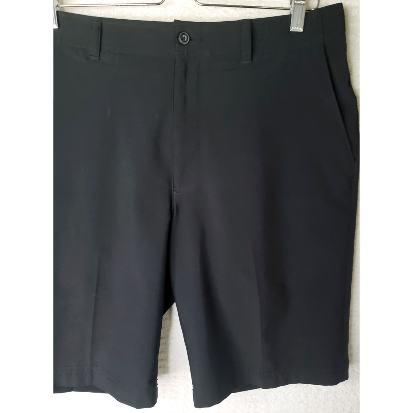 PGA Tour PGA TOUR Men’s Black Golf 5 Pocket Longer Length Shorts 32 Chino Regular Inseam 10 Size US 32 / EU 48 - 3 Thumbnail