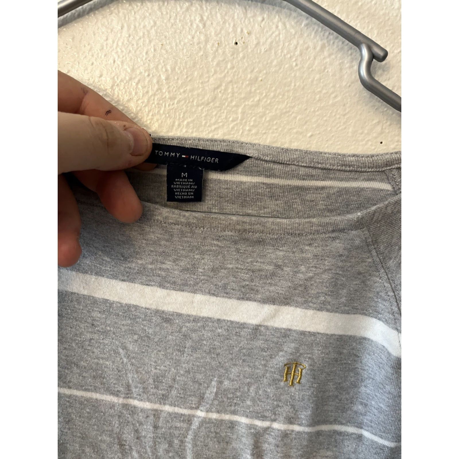 Tommy Hilfiger TOMMY HILFIGER Pullover Boat Neck Long Sleeve Size Medium Gray White Striped Size M / US 6-8 / IT 42-44 - 2 Thumbnail