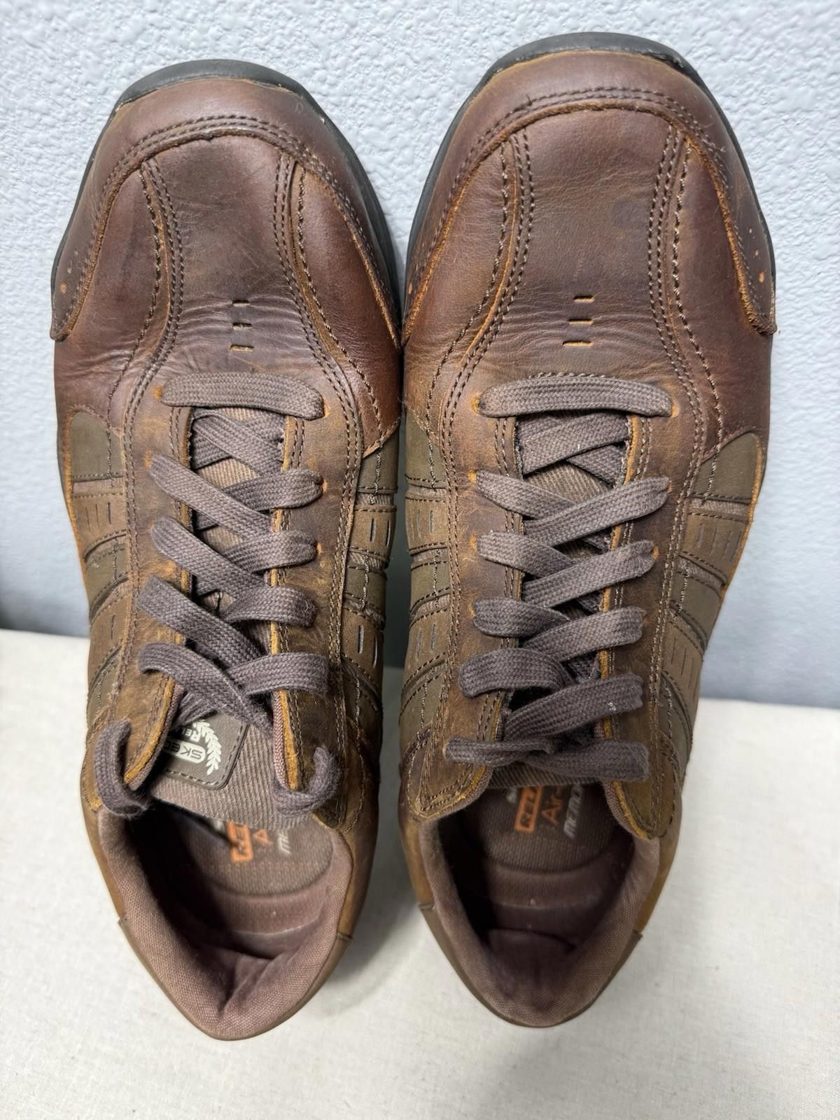 SKECHERS Skechers Mens Arch Memory Foam Leather Sneakers Size 10 Size US 10 / EU 43 - 8 Thumbnail