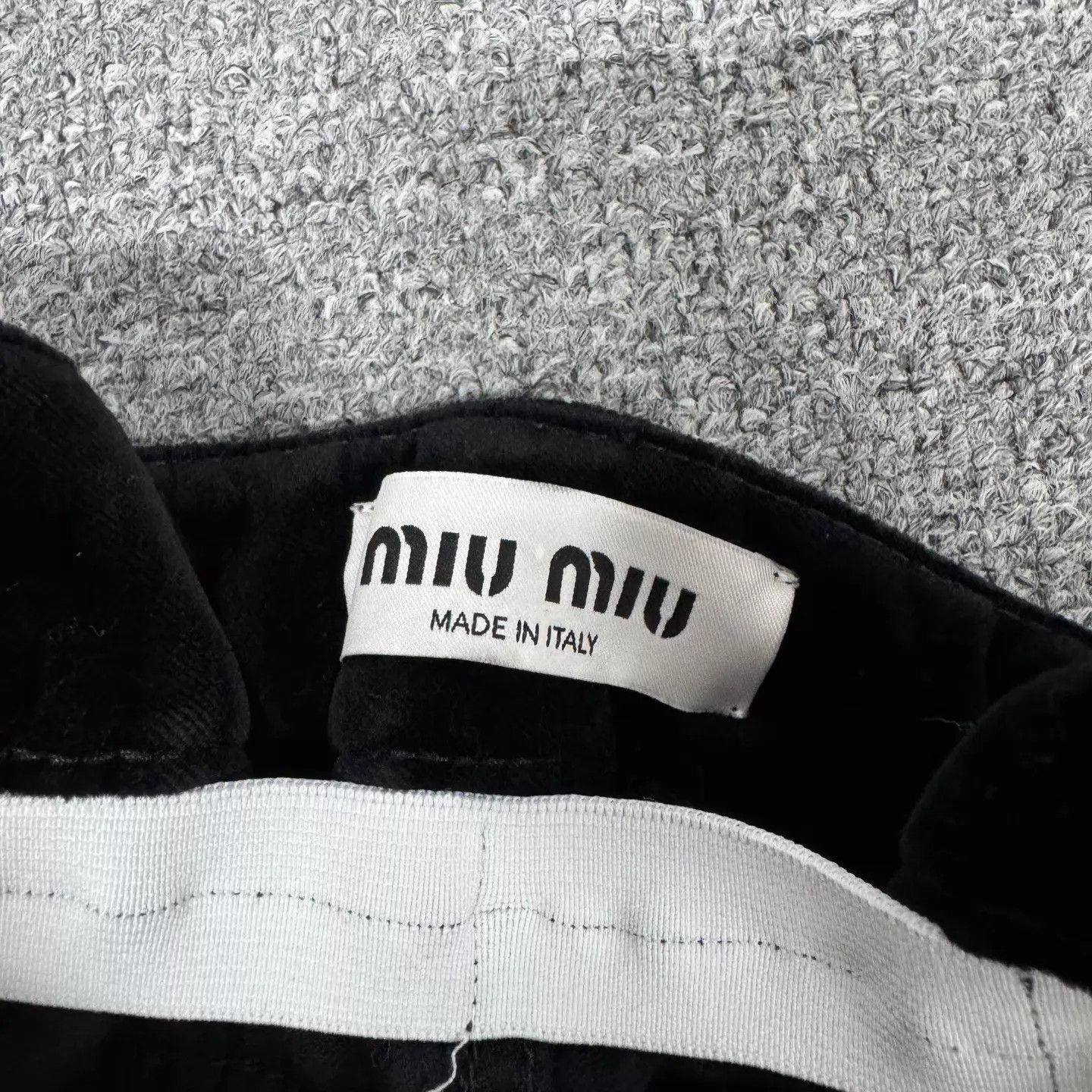 Miu Miu MIU MIU Black Velvet Ruffle High-Waisted A-Line Short Size 25" / US 0 / IT 36 - 5 Thumbnail