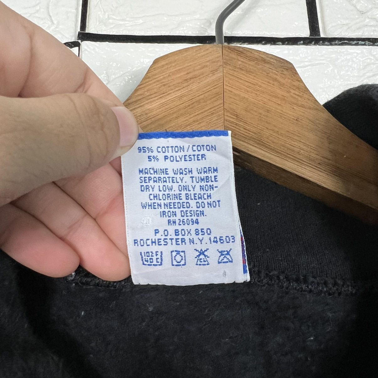 Champion CHAMPION Embroidered Small Logo Pullover Hoodies #4207-C192 Size US L / EU 52-54 / 3 - 12 Thumbnail