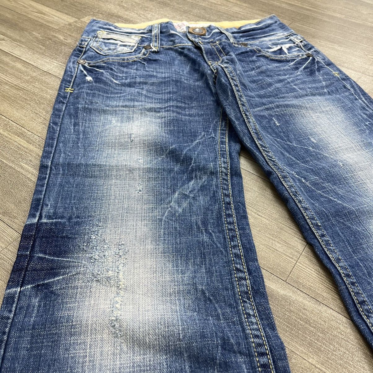 If Six Was Nine Y2K RedPepper Embrodered Distressed Lgb Faded Flared Jeans Size 28" / US 6 / IT 42 - 5 Thumbnail
