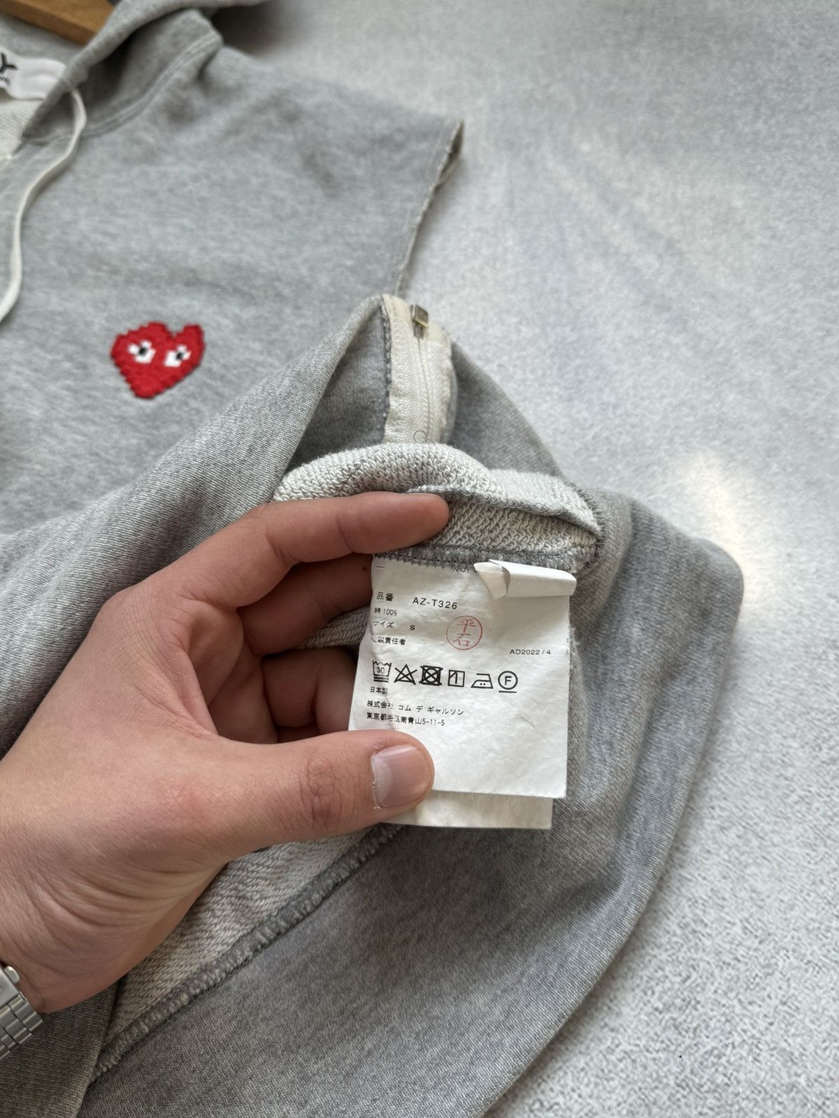 Comme des Garcons Comme des Garçons Play Hoodie Vest Zip-Up Heart Sleeveless Size US S / EU 44-46 / 1 - 8 Thumbnail