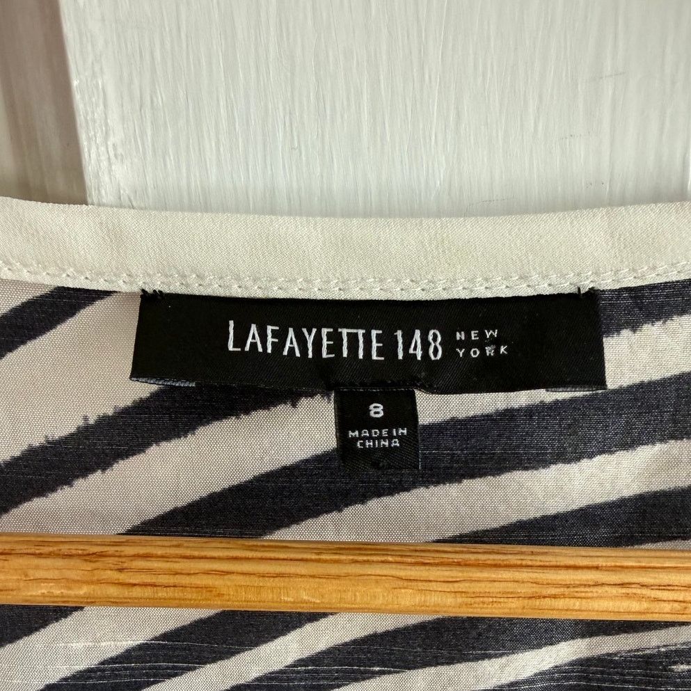 Lafayette 148 Lafayette 148 NY Zebra Silk Short Sleeve Blouse Size 8 EUC Size M / US 6-8 / IT 42-44 - 2 Thumbnail
