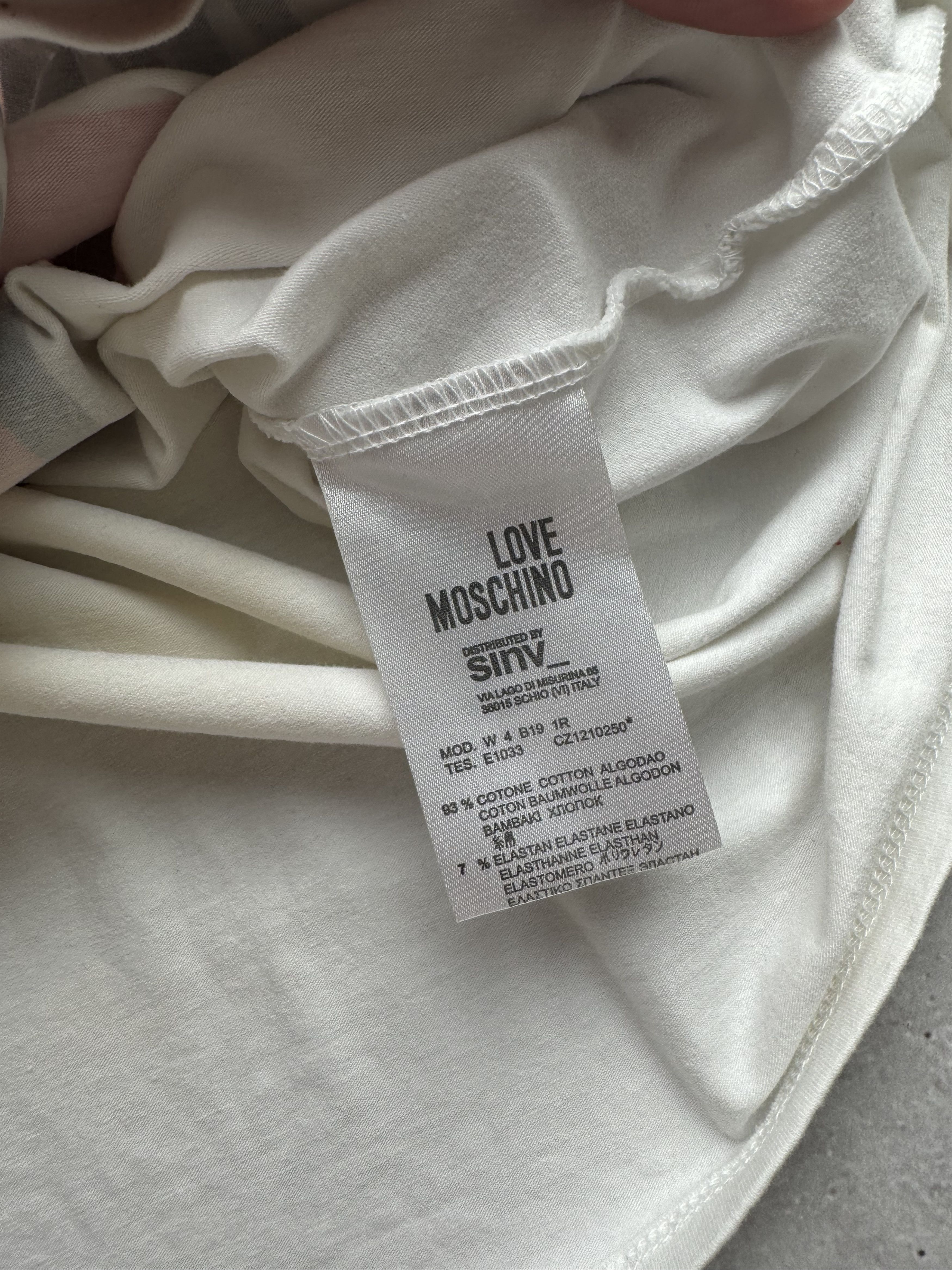 Moschino Moschino Vintage Worn T-Shirt Size US L / EU 52-54 / 3 - 7 Thumbnail