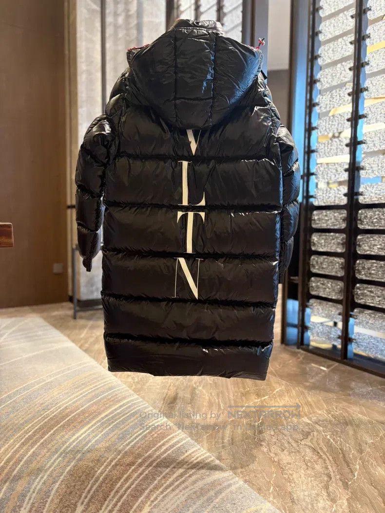 Valentino Valentino Co-branded down jacket Size S / US 4 / IT 40 - 2 Thumbnail